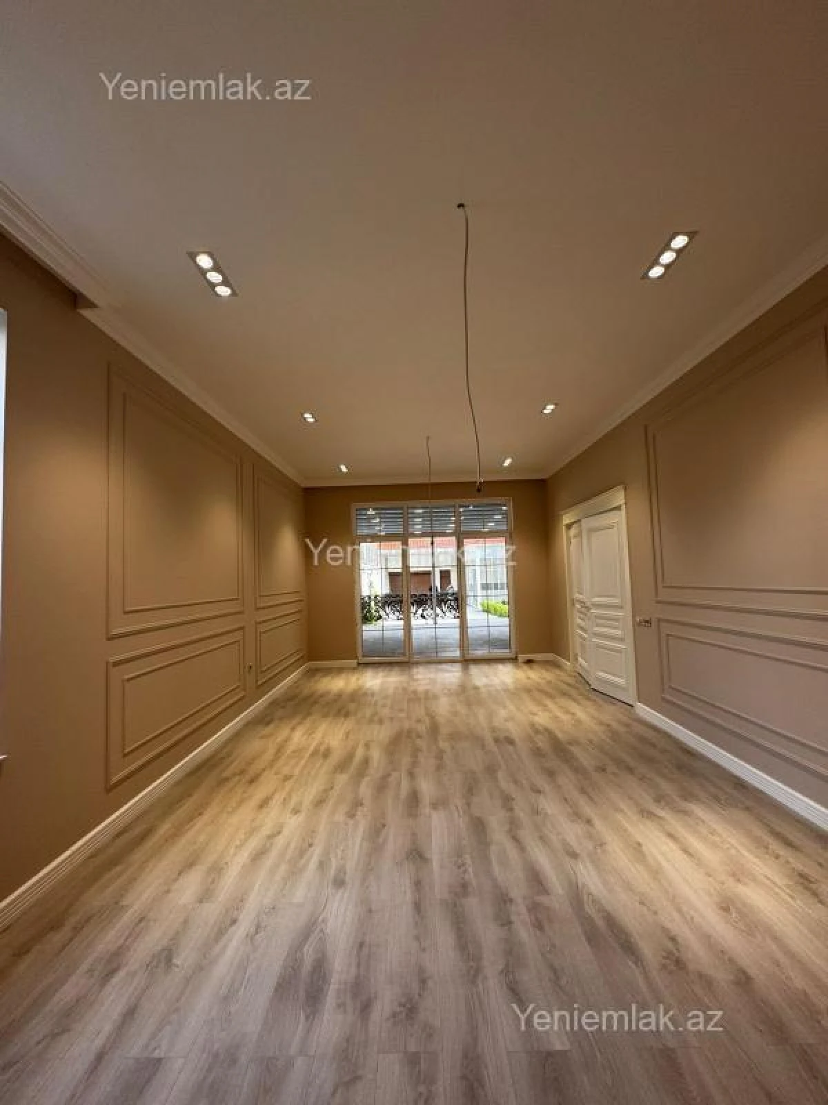 Satılır 5 otaqlı həyət evi 360 m²