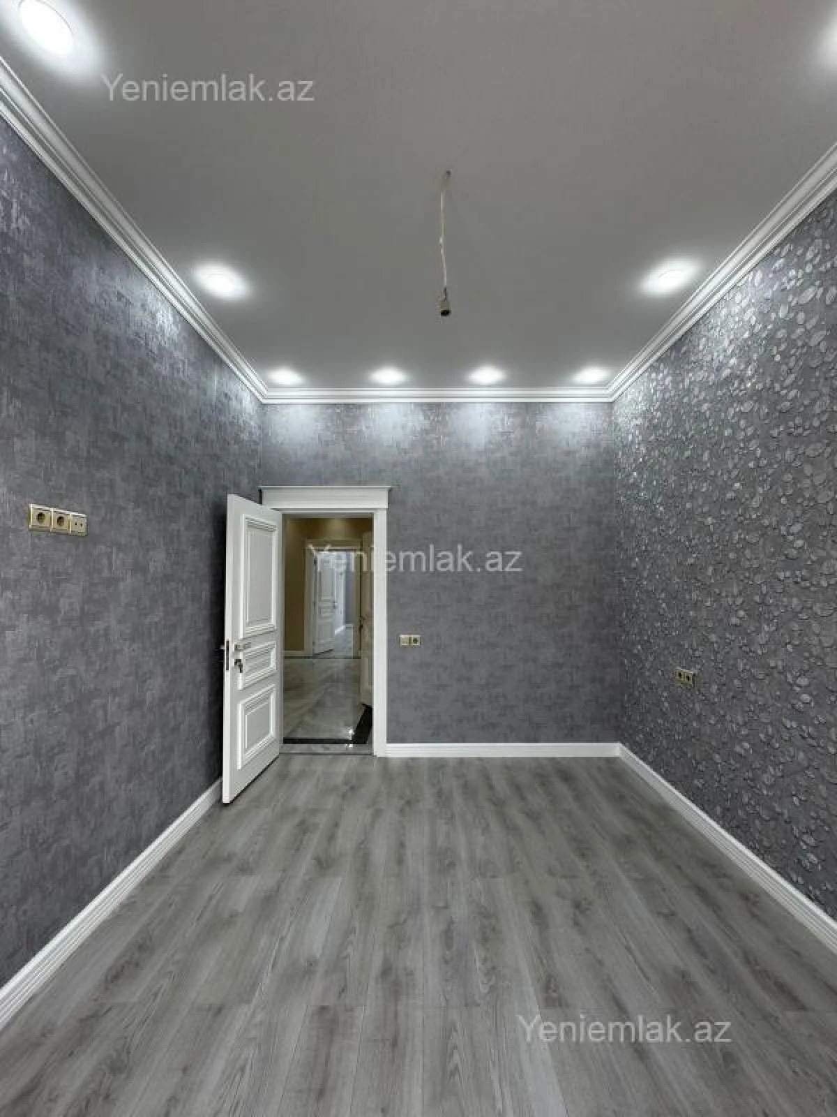 Satılır 5 otaqlı həyət evi 360 m²