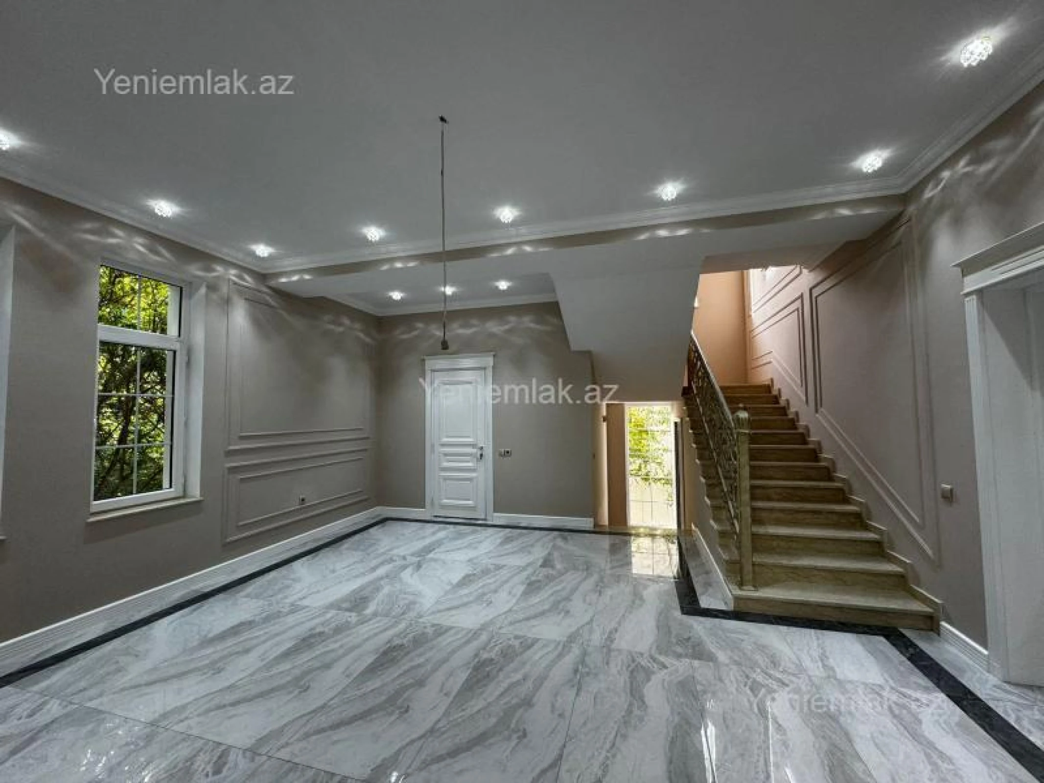 Satılır 5 otaqlı həyət evi 360 m²