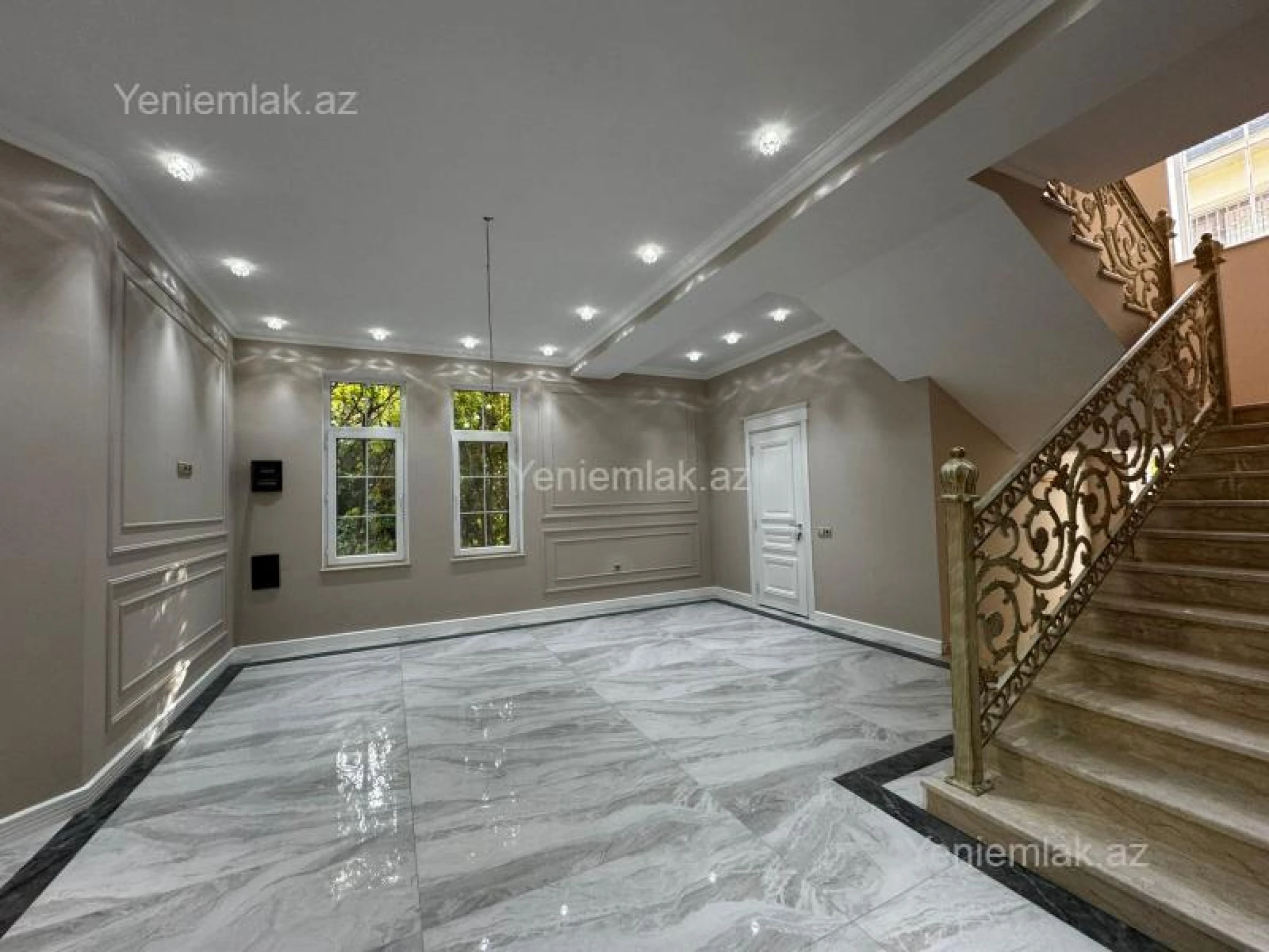 Satılır 5 otaqlı həyət evi 360 m²