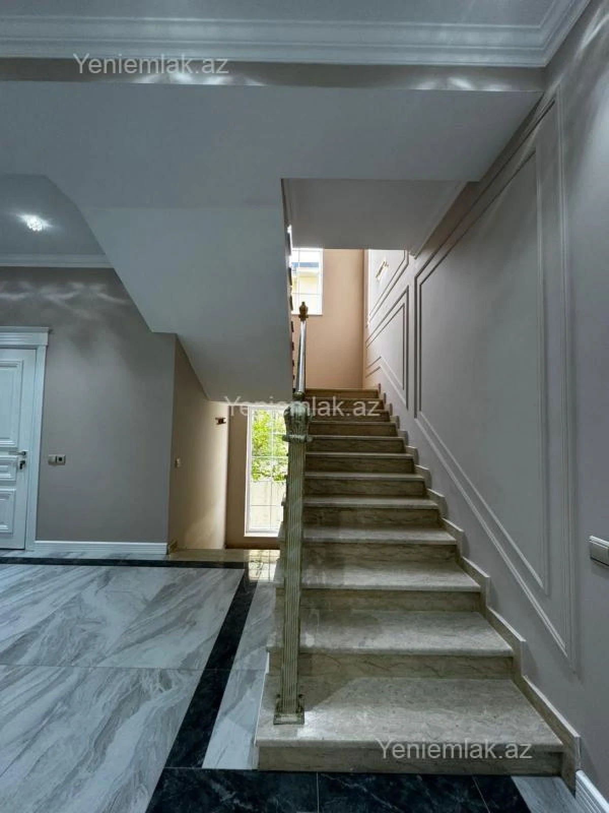 Satılır 5 otaqlı həyət evi 360 m²