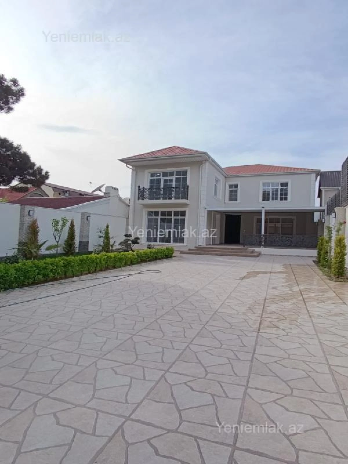 Satılır 7 otaqlı həyət evi 410 m²