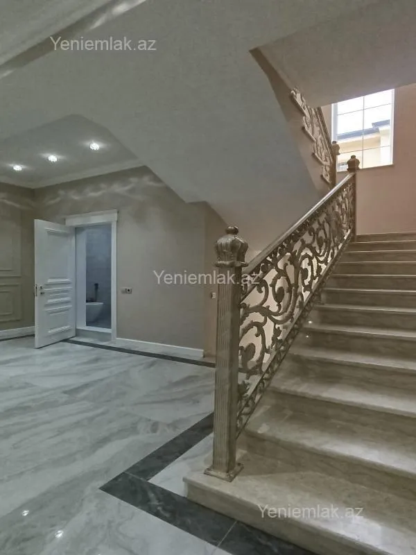 Satılır 7 otaqlı həyət evi 410 m²