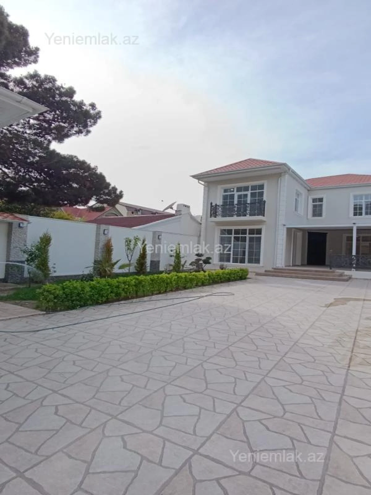 Satılır 7 otaqlı həyət evi 410 m²