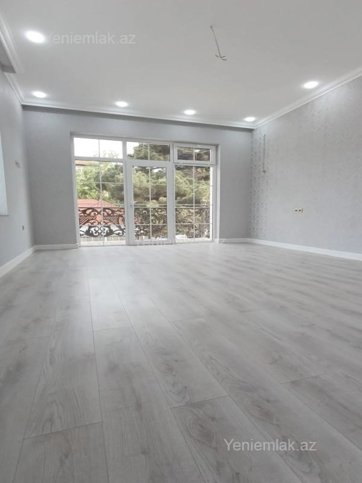Satılır 7 otaqlı həyət evi 410 m²