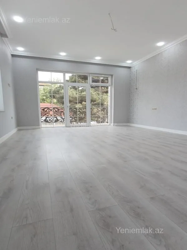 Satılır 7 otaqlı həyət evi 410 m²