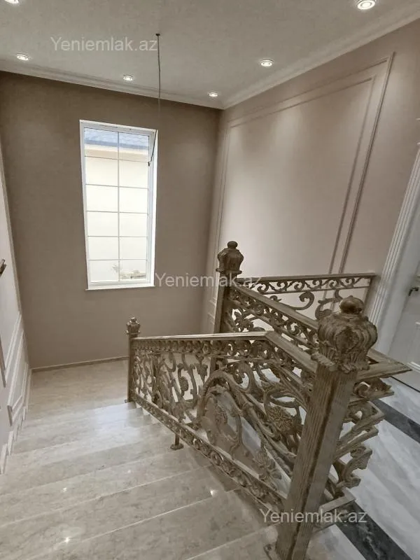 Satılır 7 otaqlı həyət evi 410 m²