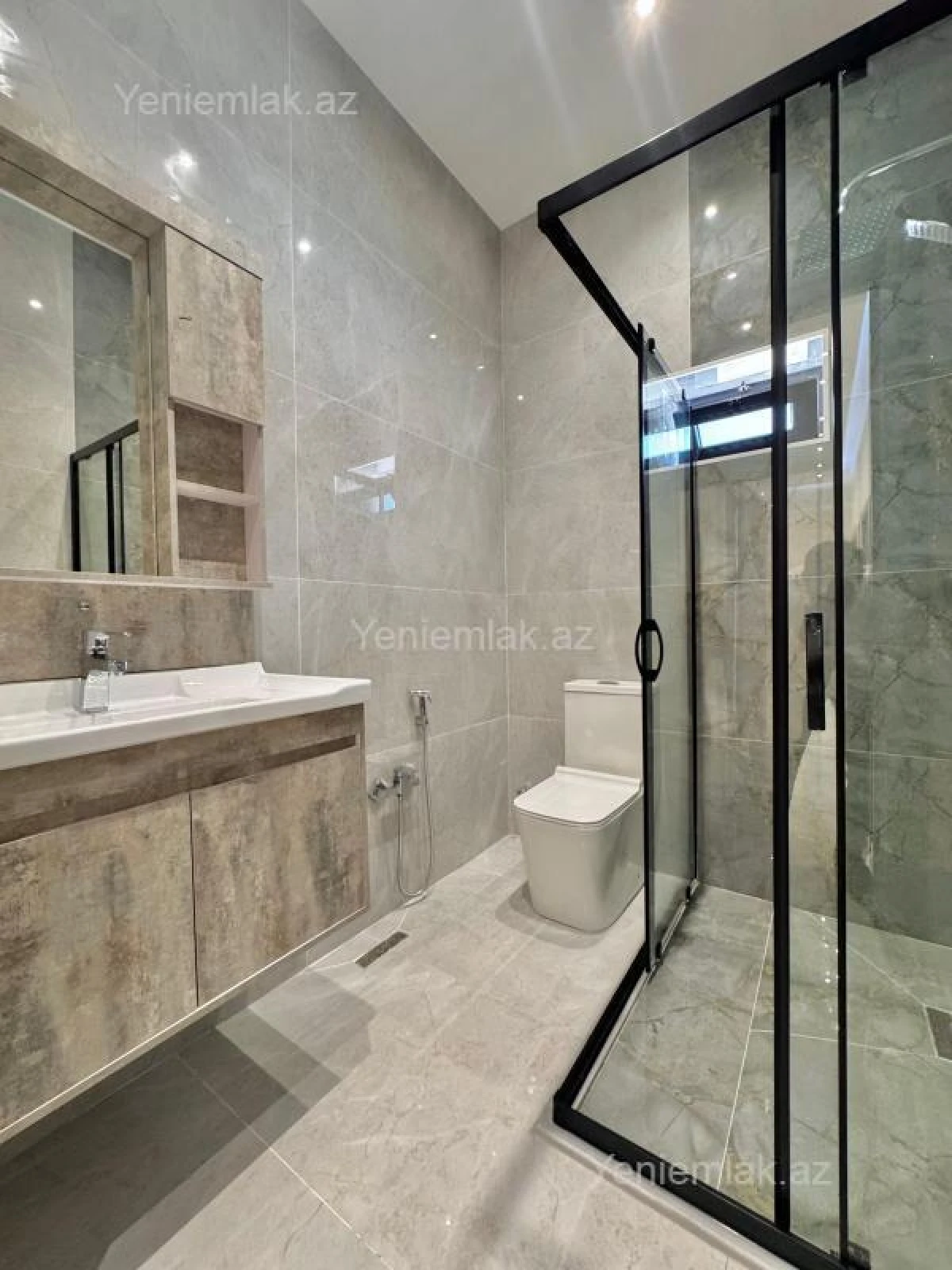 Satılır 4 otaqlı həyət evi 170 m²