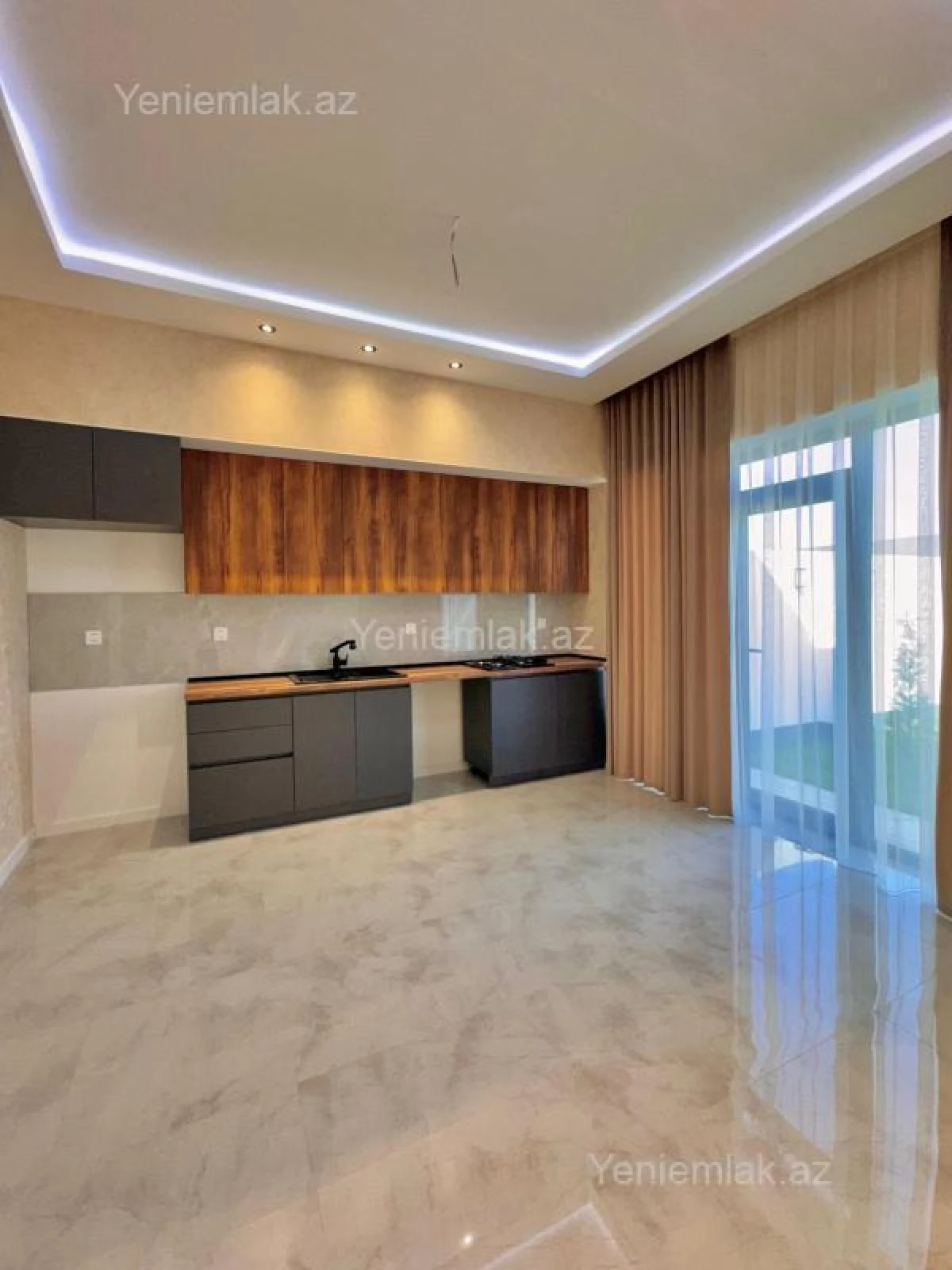 Satılır 4 otaqlı həyət evi 170 m²