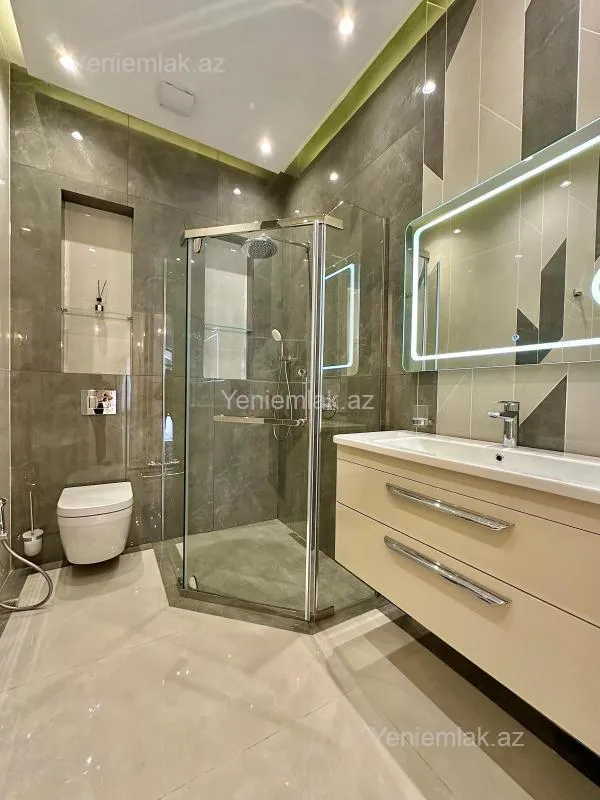 Satılır 4 otaqlı həyət evi 290 m²