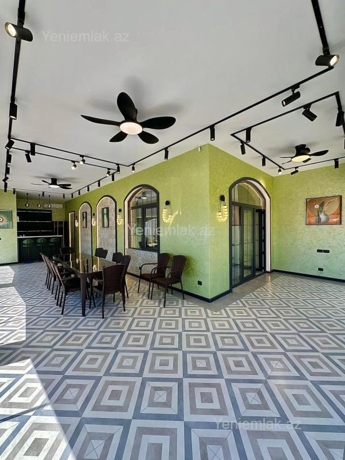 Satılır 4 otaqlı həyət evi 290 m²