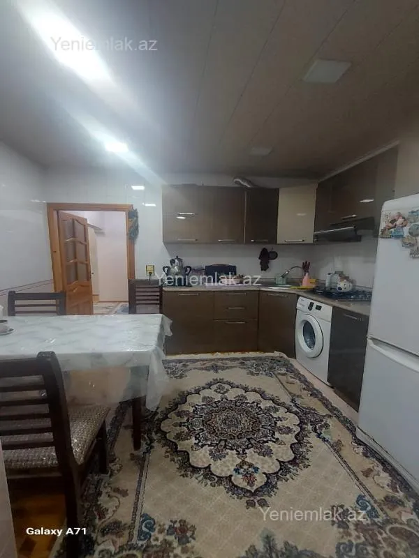 Satılır 3 otaqlı köhnə tikili 80 m²