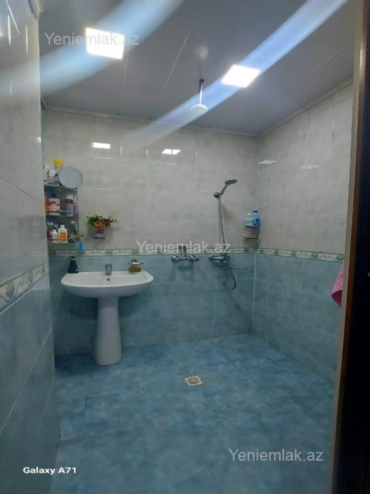 Satılır 3 otaqlı köhnə tikili 80 m²