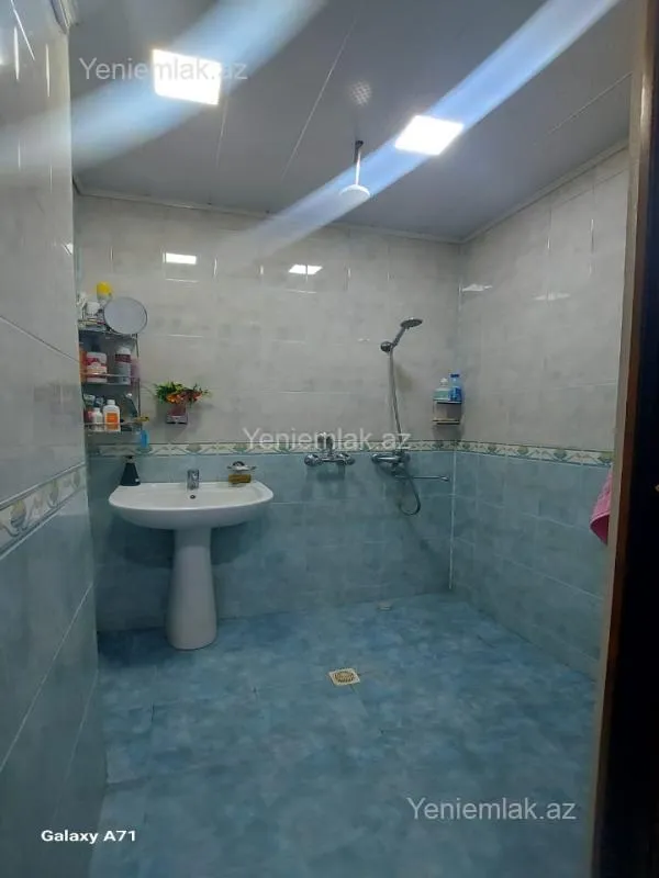 Satılır 3 otaqlı köhnə tikili 80 m²