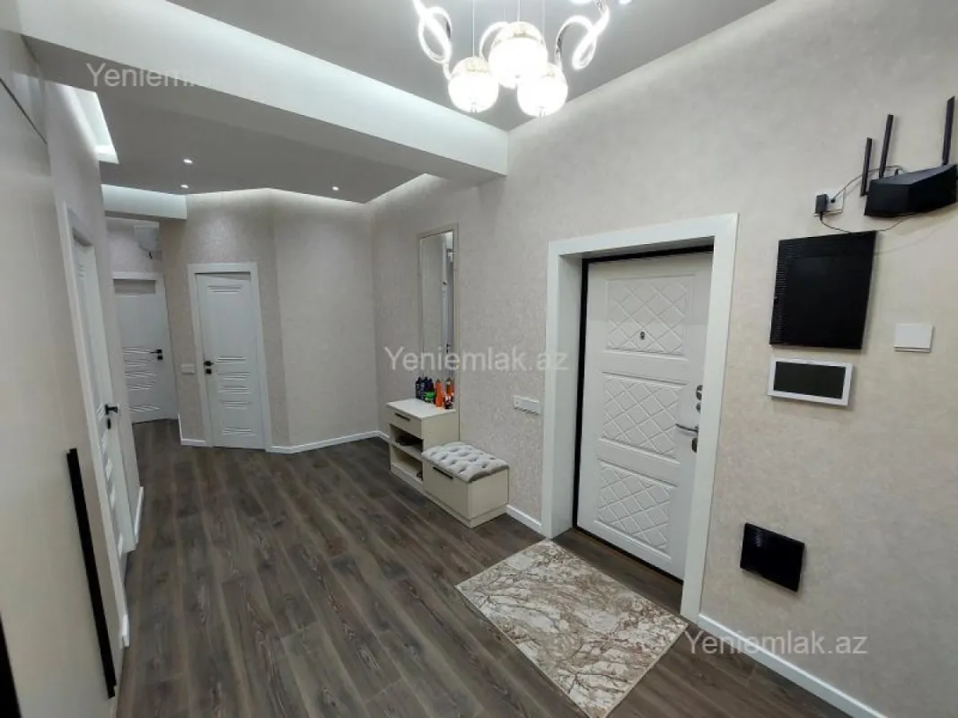 Satılır 3 otaqlı yeni tikili 125 m²