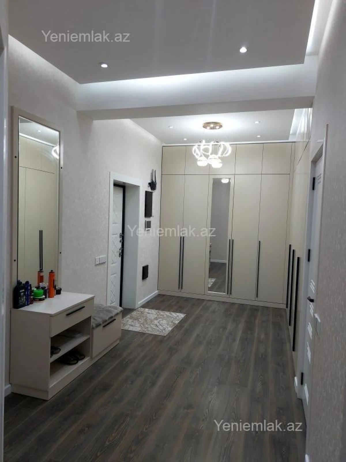 Satılır 3 otaqlı yeni tikili 125 m²