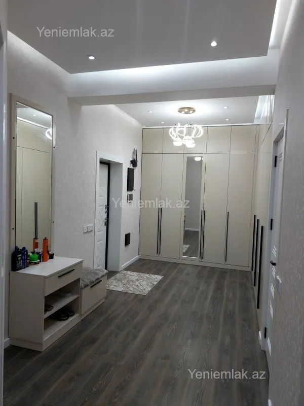 Satılır 3 otaqlı yeni tikili 125 m²