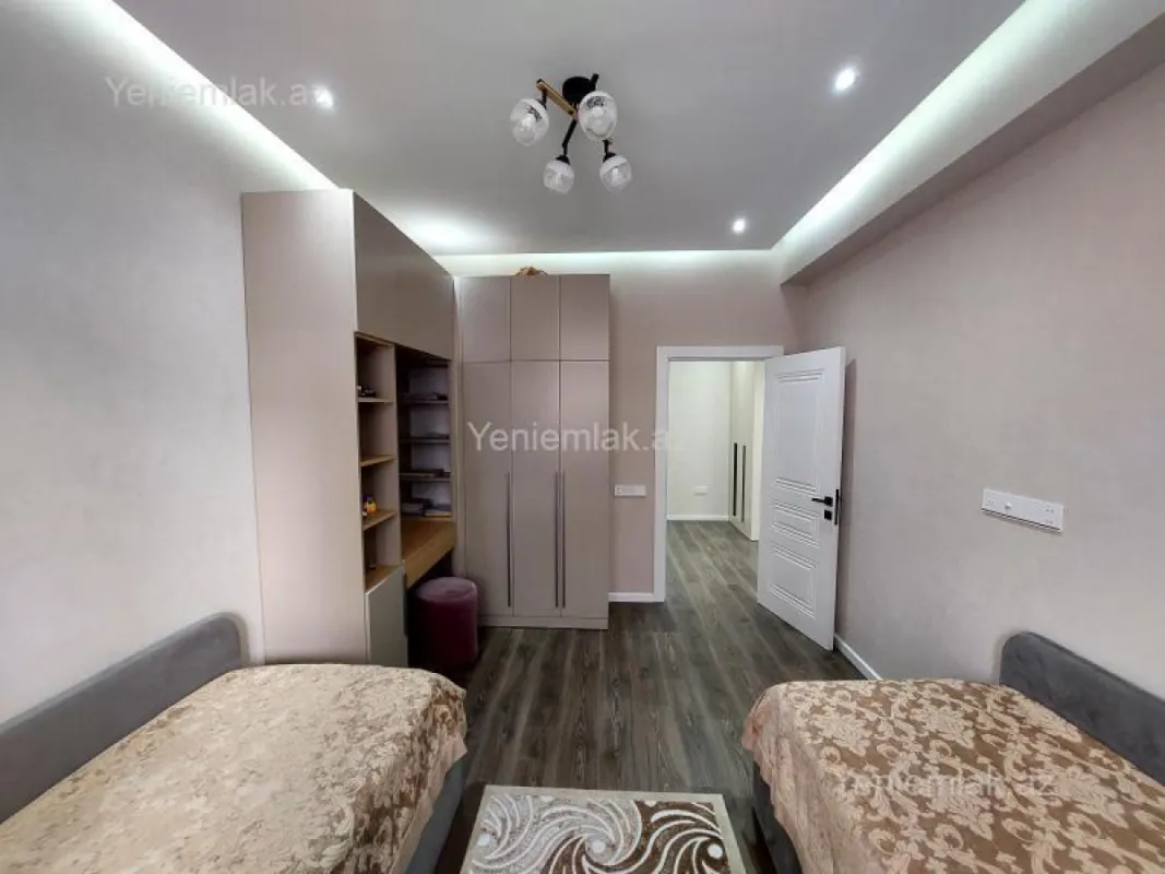Satılır 3 otaqlı yeni tikili 125 m²