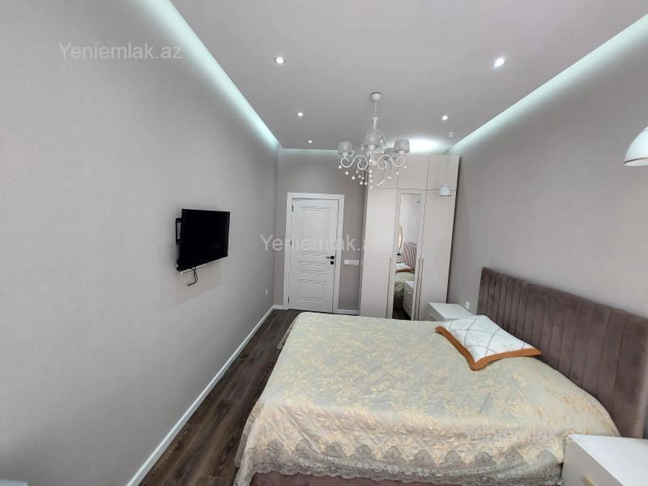 Satılır 3 otaqlı yeni tikili 125 m²