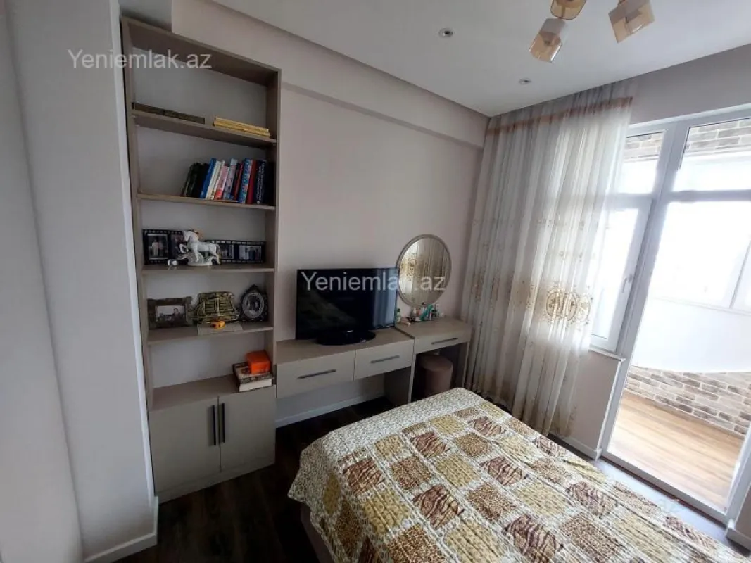 Satılır 3 otaqlı yeni tikili 125 m²