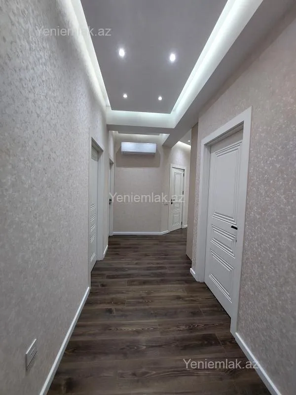 Satılır 3 otaqlı yeni tikili 125 m²