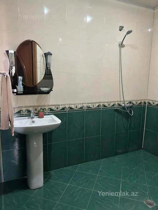 Satılır 3 otaqlı yeni tikili 118 m²