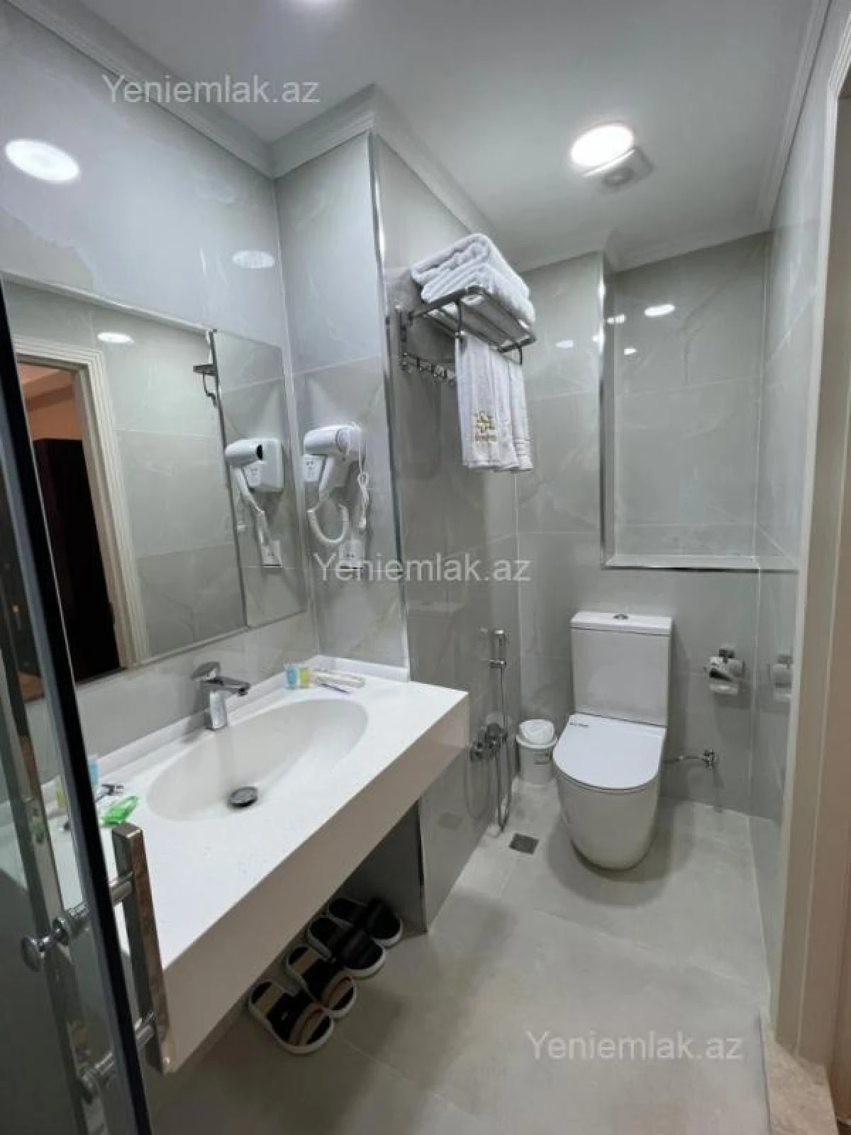 Satılır 16 otaqlı obyekt 1150 m²