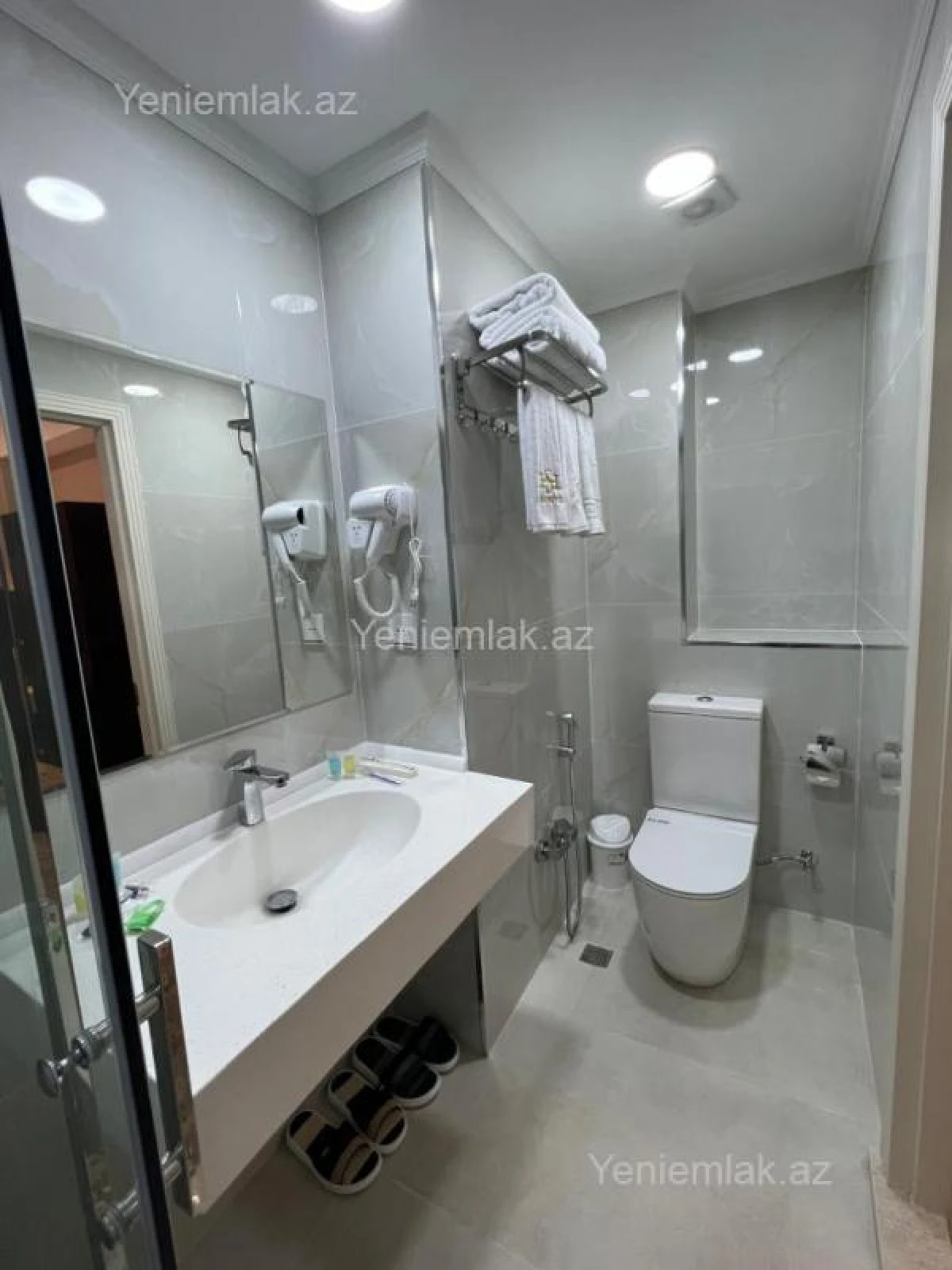 Satılır 16 otaqlı obyekt 1150 m²