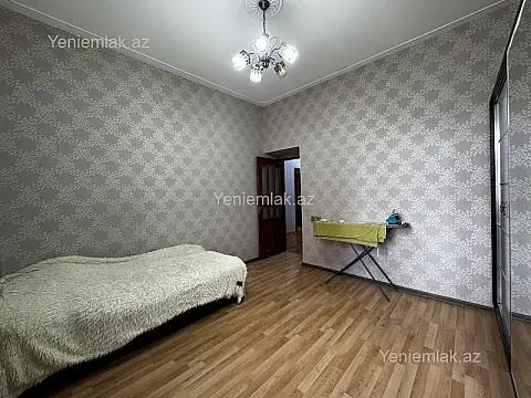 Satılır 3 otaqlı köhnə tikili 70 m²