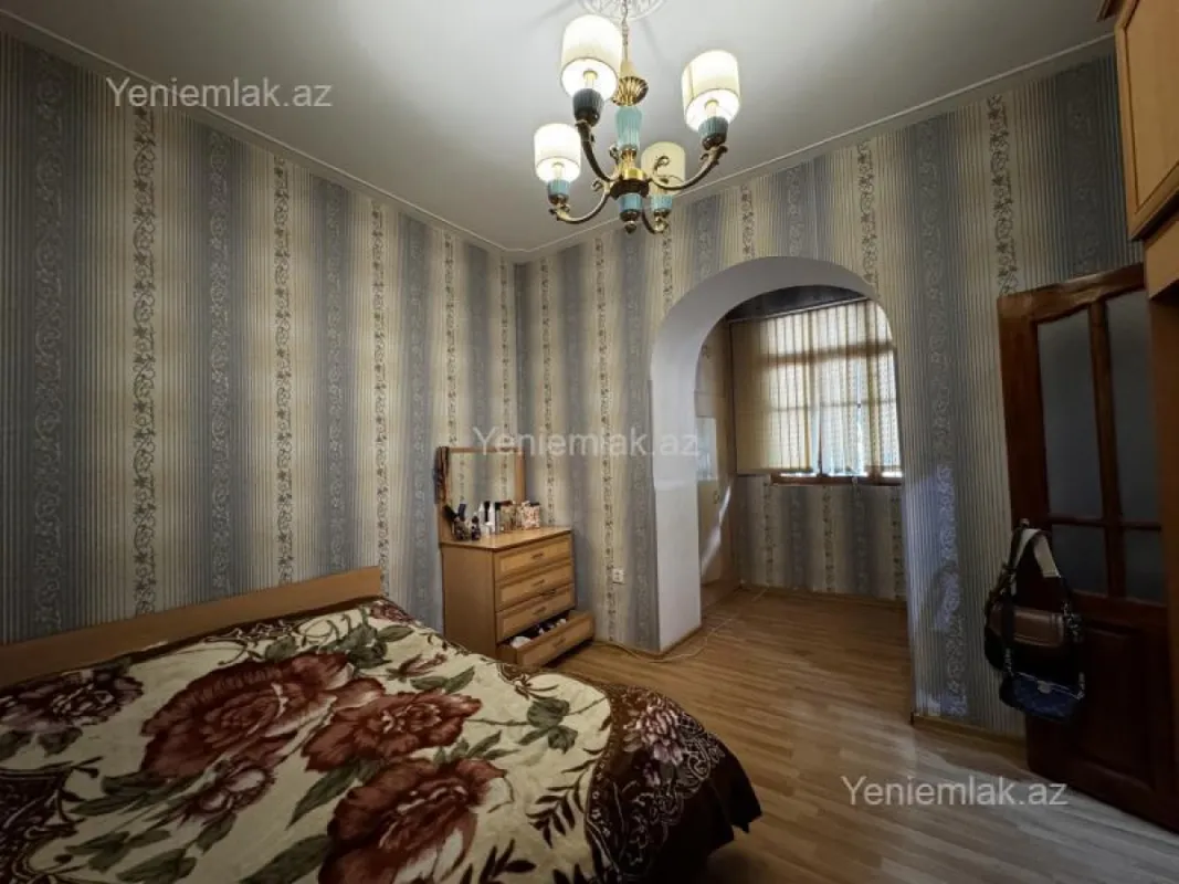 Satılır 3 otaqlı köhnə tikili 70 m²
