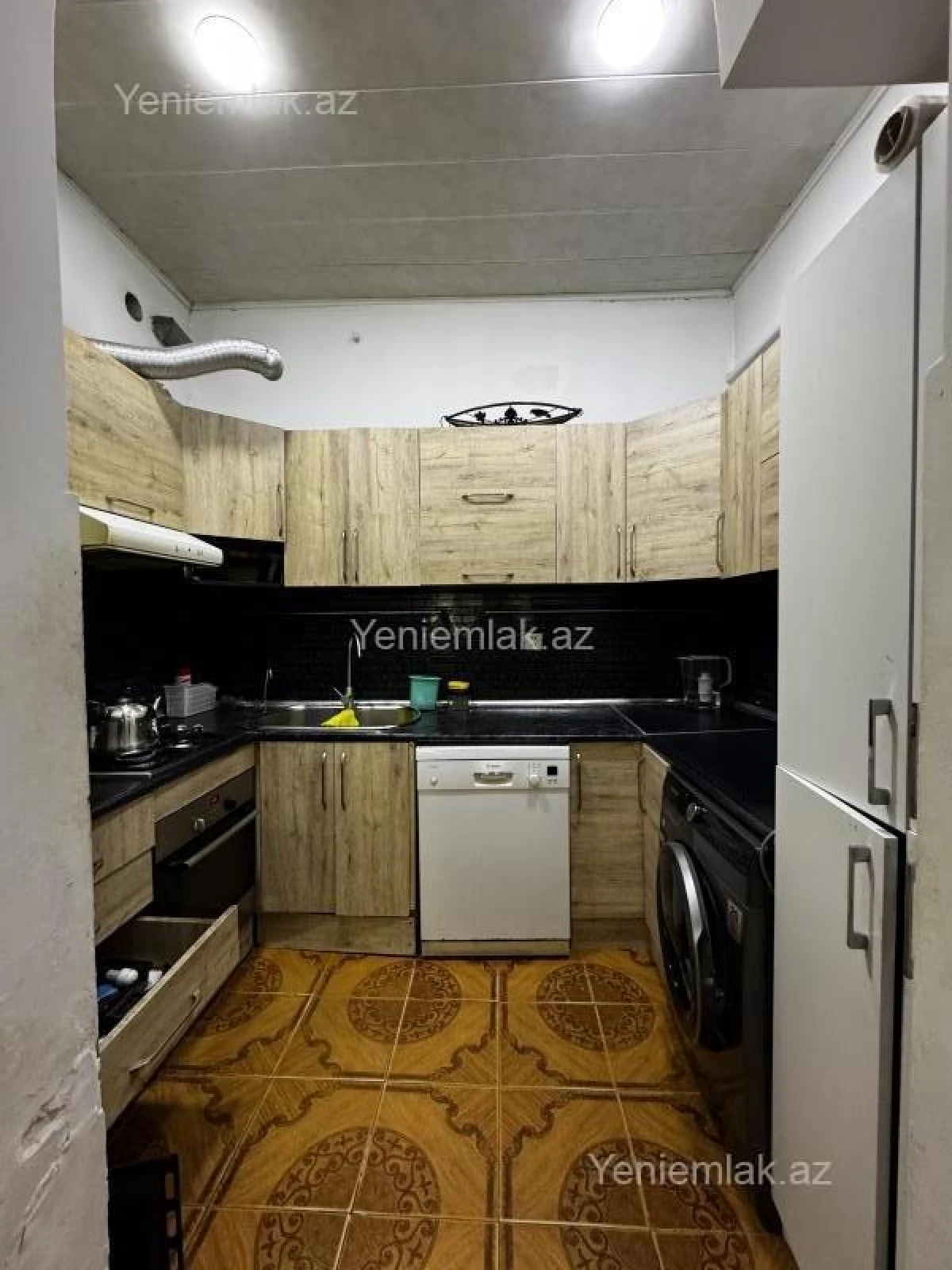 Satılır 3 otaqlı köhnə tikili 70 m²