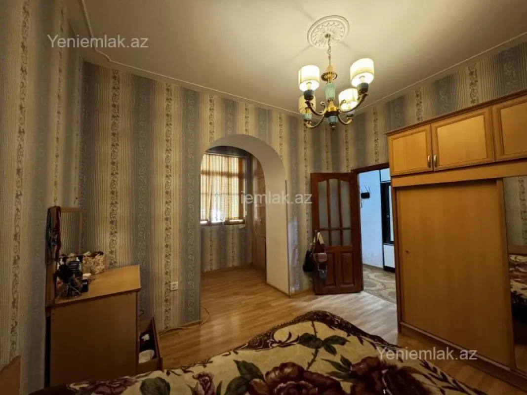 Satılır 3 otaqlı köhnə tikili 70 m²