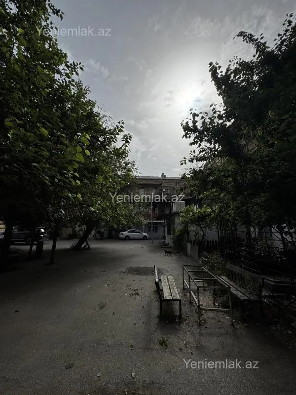 Satılır 3 otaqlı köhnə tikili 70 m²