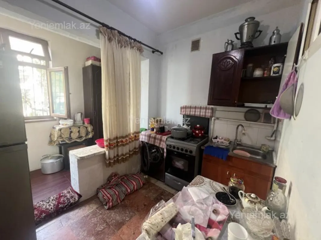 Satılır 3 otaqlı köhnə tikili 80 m²