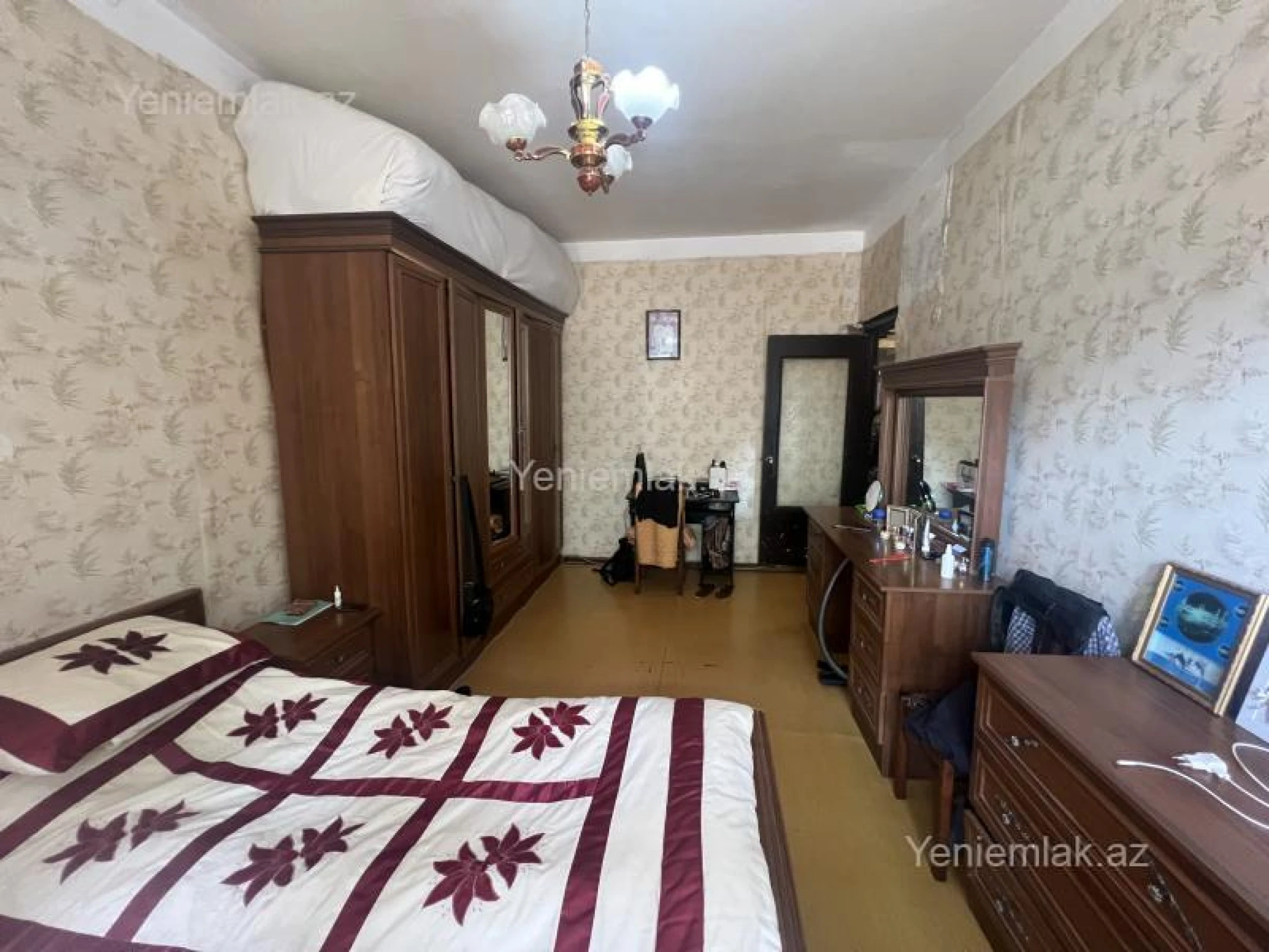 Satılır 3 otaqlı köhnə tikili 80 m²