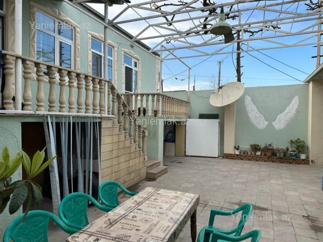 Satılır 5 otaqlı həyət evi 160 m²