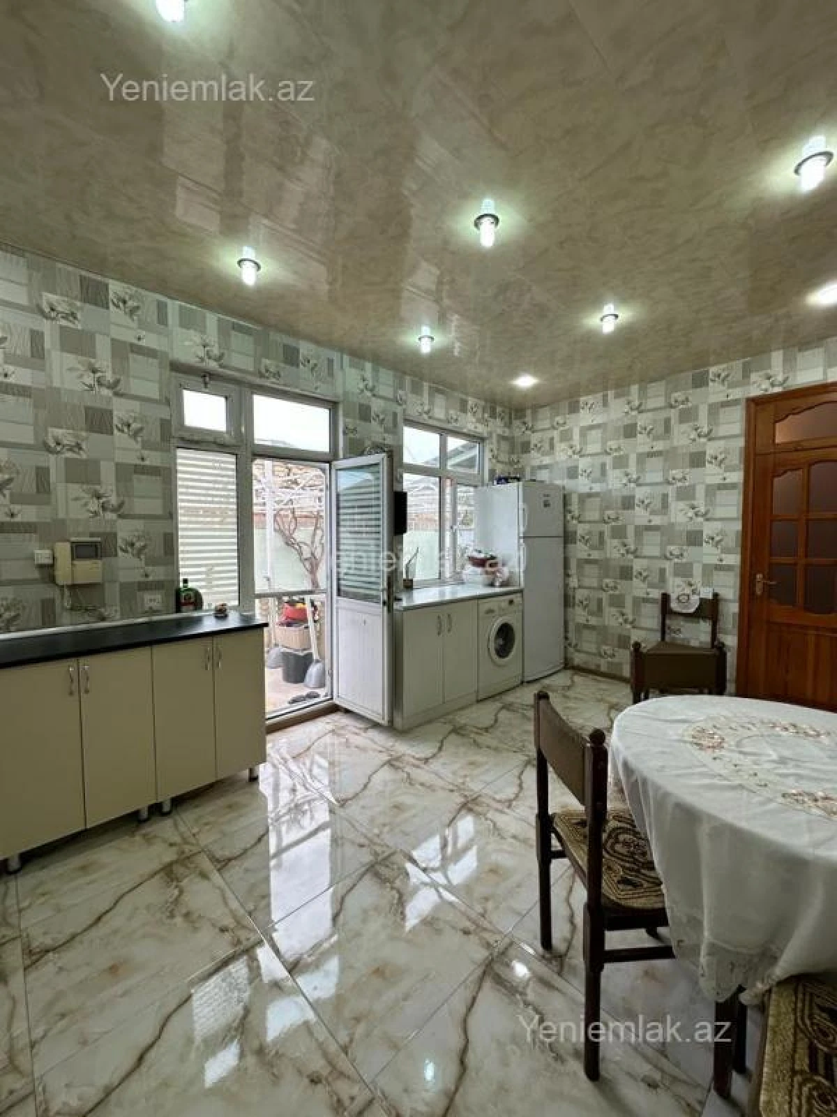 Satılır 5 otaqlı həyət evi 160 m²