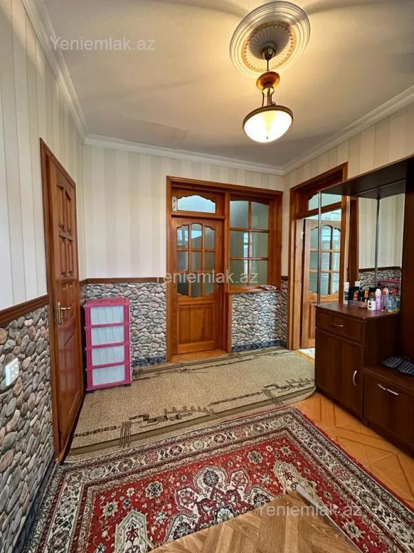 Satılır 5 otaqlı həyət evi 160 m²