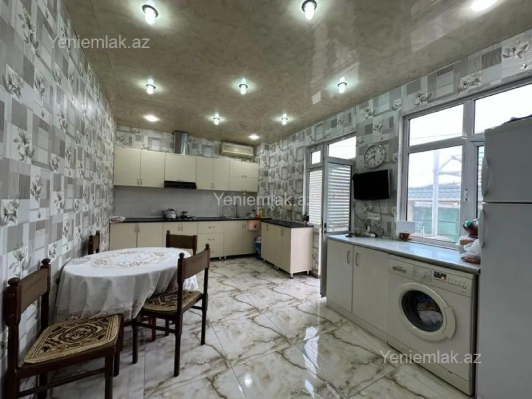 Satılır 5 otaqlı həyət evi 160 m²