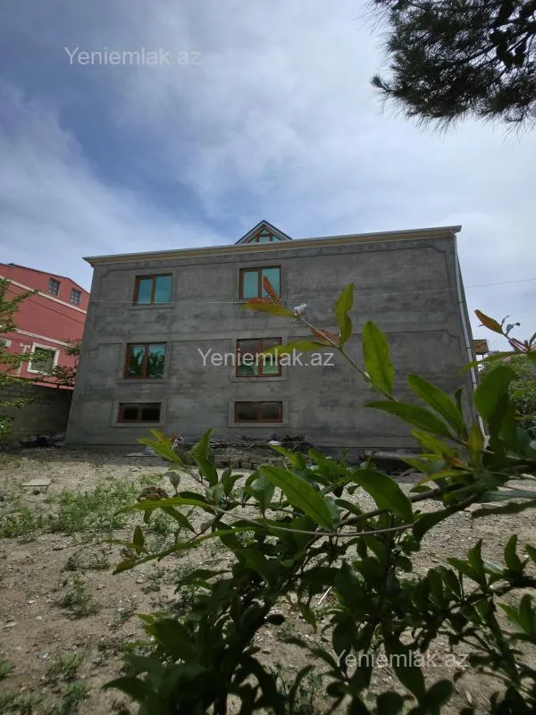 Satılır 7 otaqlı həyət evi 340 m²