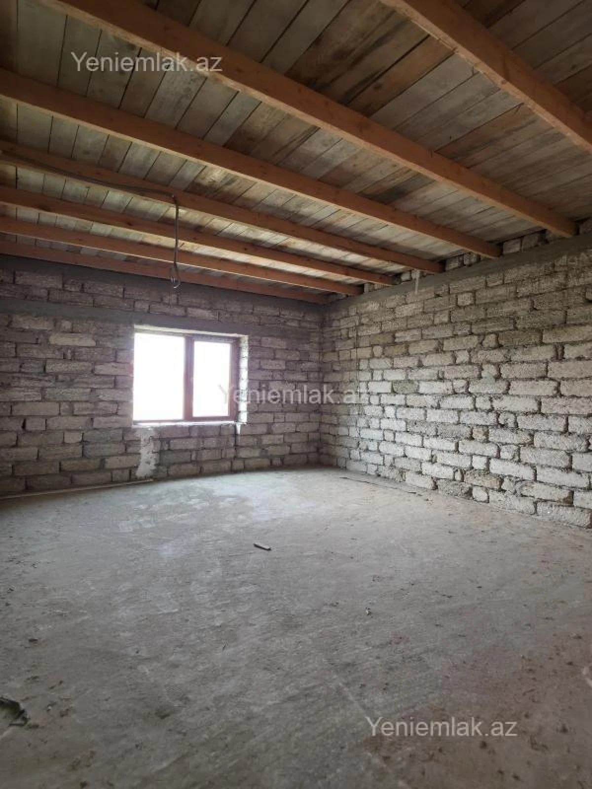 Satılır 7 otaqlı həyət evi 340 m²