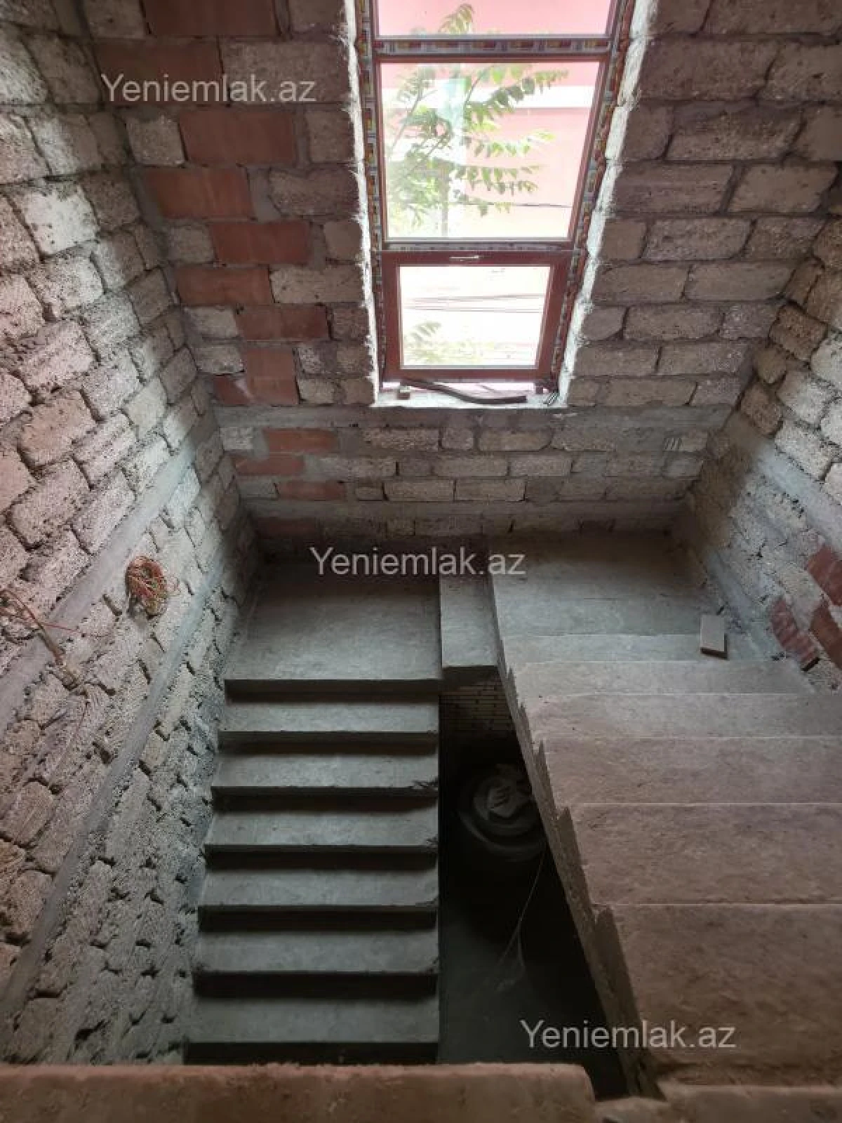 Satılır 7 otaqlı həyət evi 340 m²