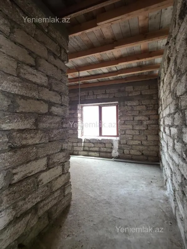 Satılır 7 otaqlı həyət evi 340 m²