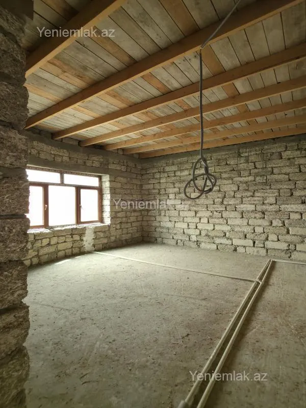 Satılır 7 otaqlı həyət evi 340 m²