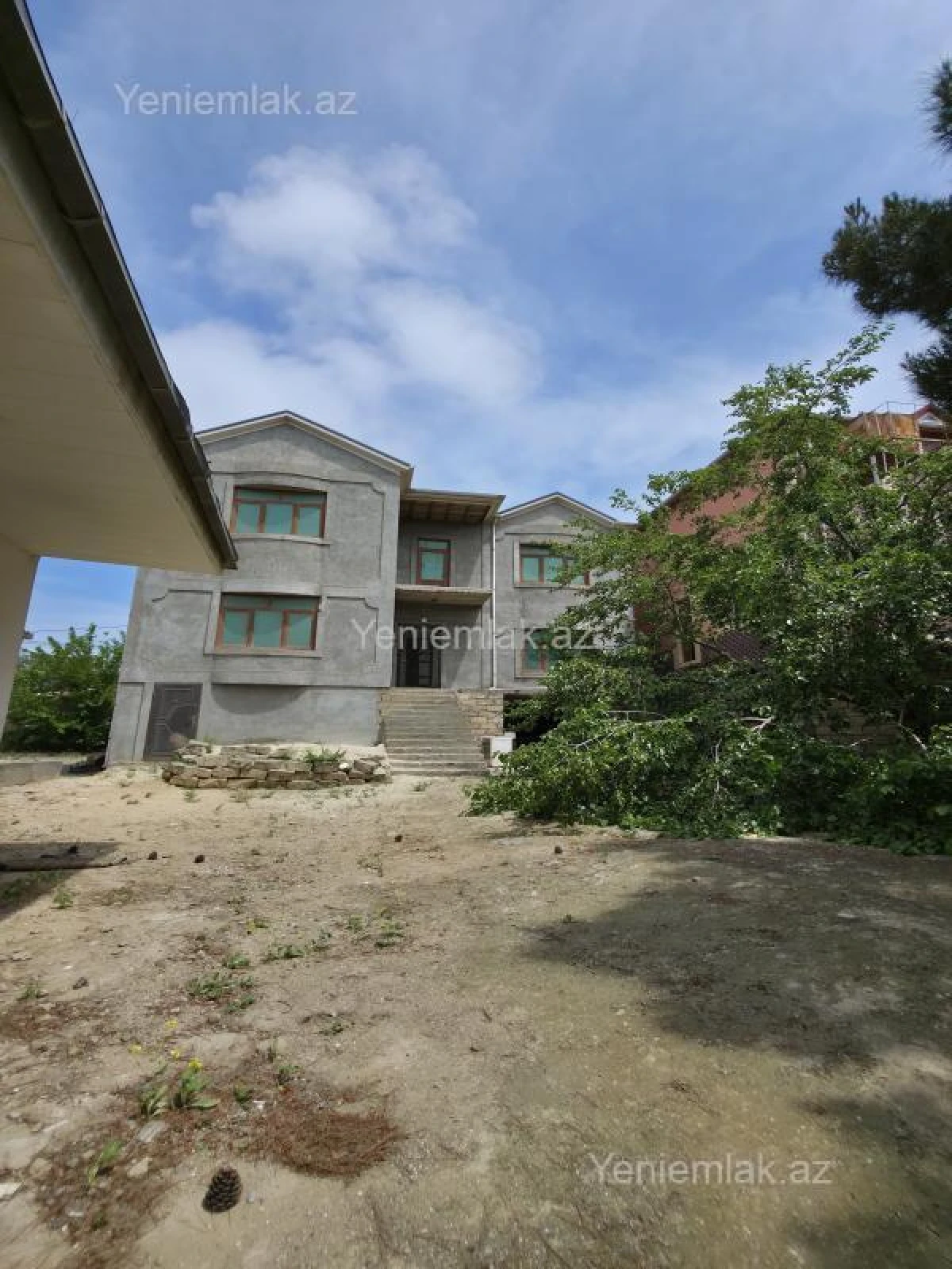 Satılır 7 otaqlı həyət evi 340 m²