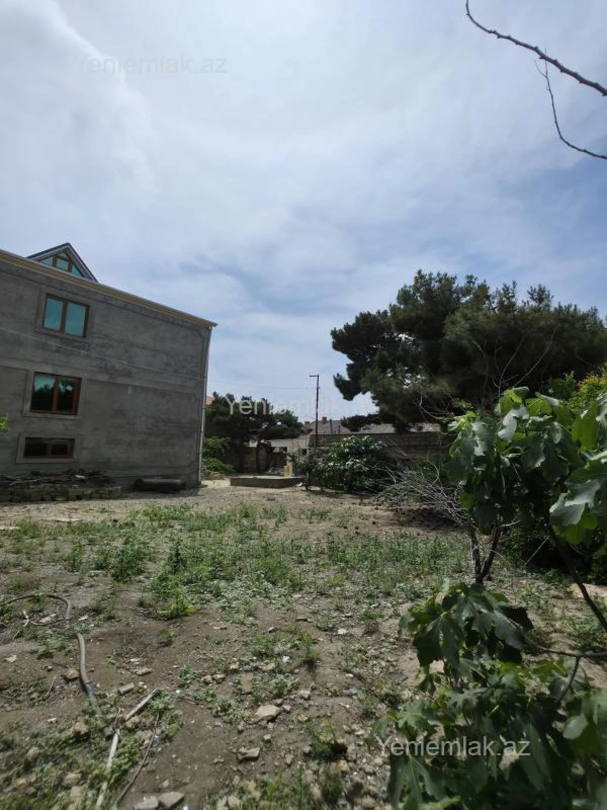 Satılır 7 otaqlı həyət evi 340 m²