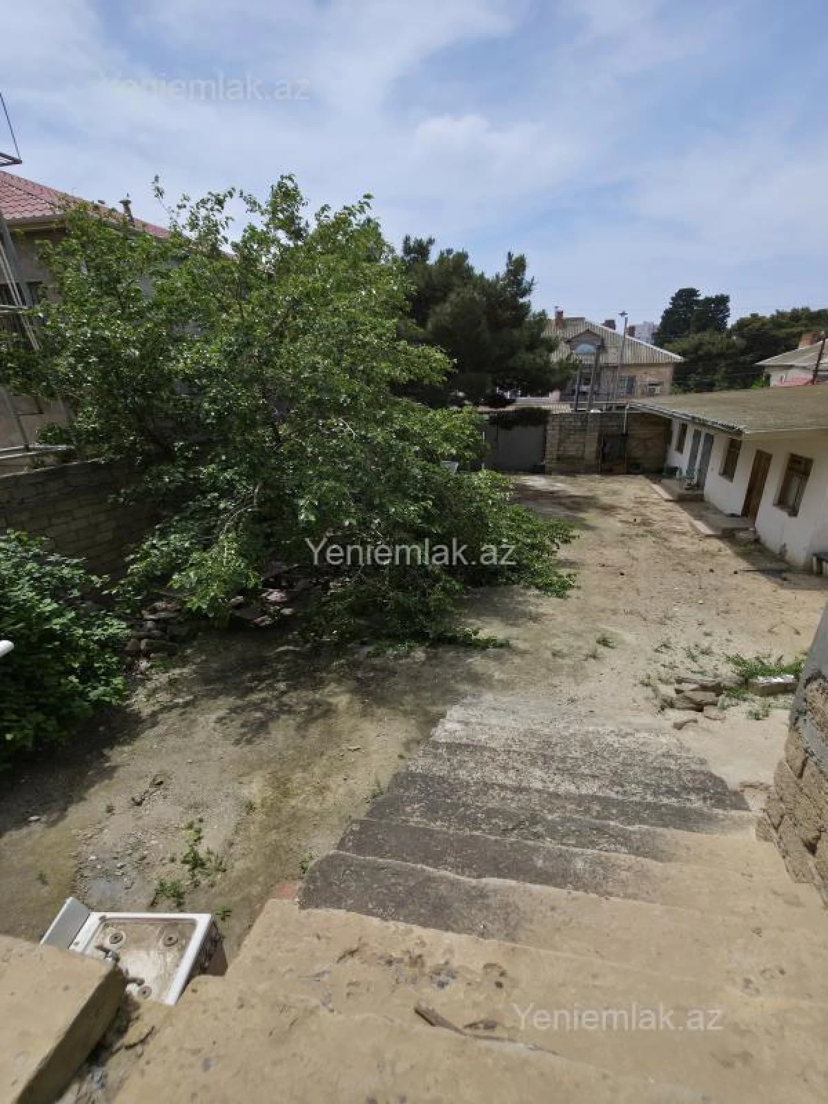 Satılır 7 otaqlı həyət evi 340 m²