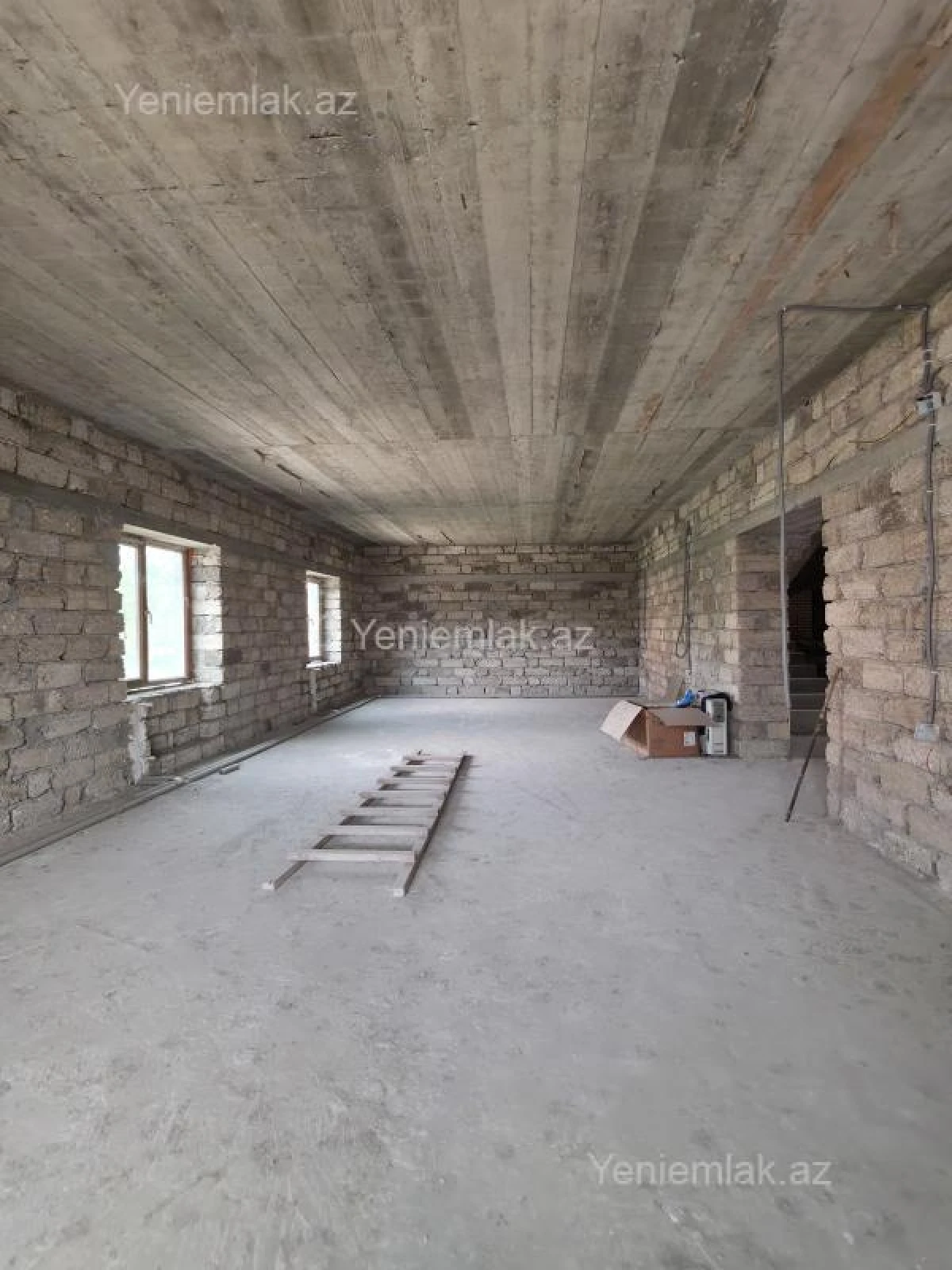 Satılır 7 otaqlı həyət evi 340 m²