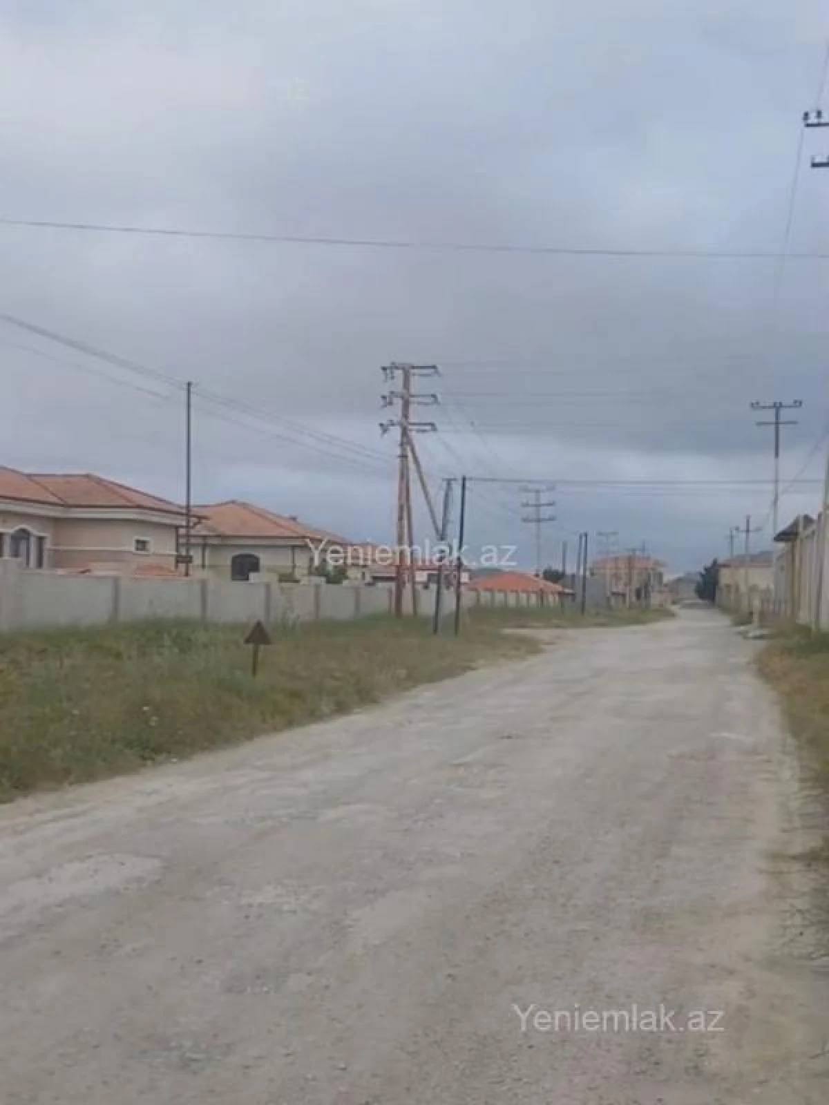 Satılır 3 otaqlı həyət evi 65 m²