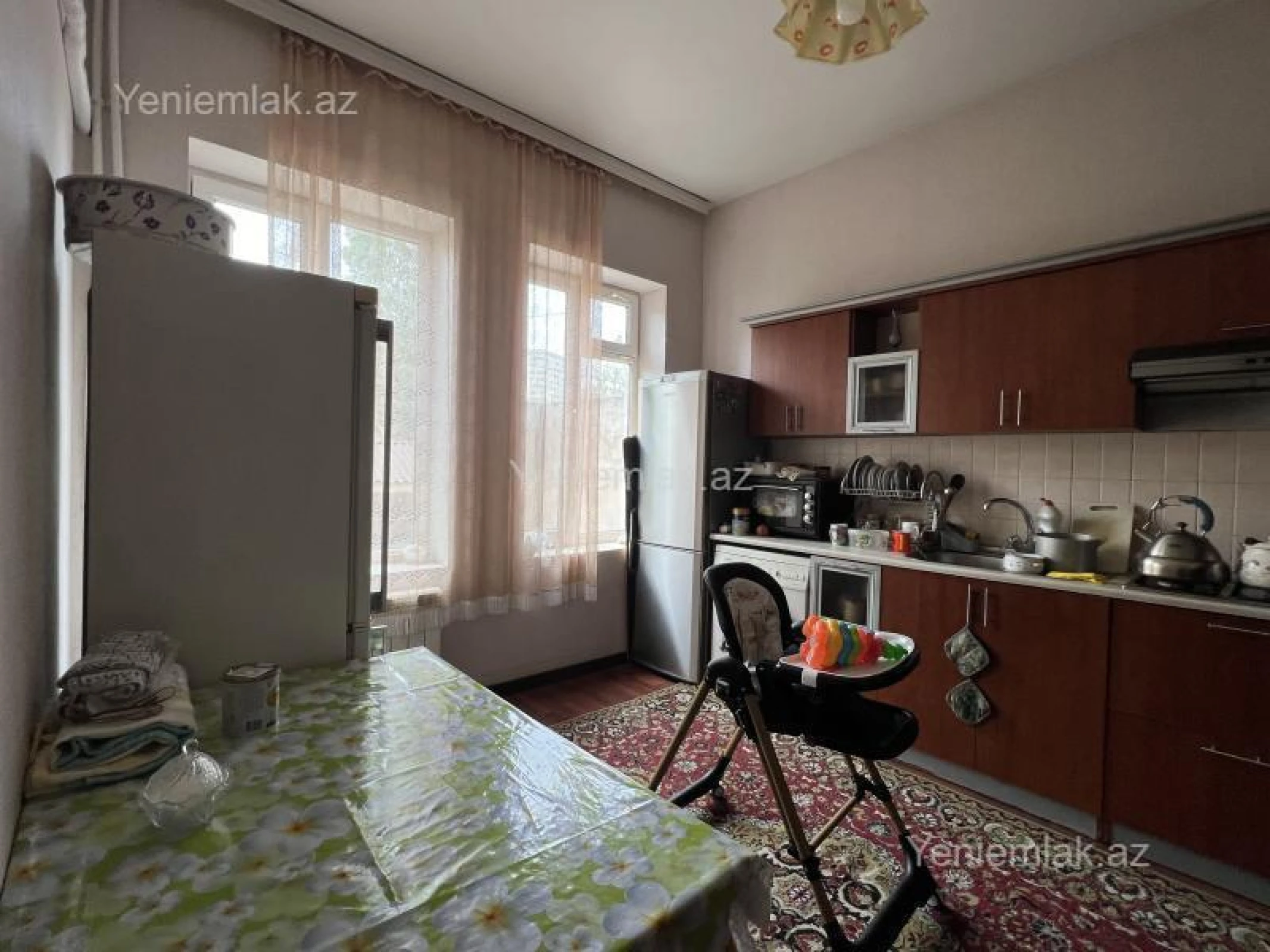 Satılır 10 otaqlı həyət evi 500 m²